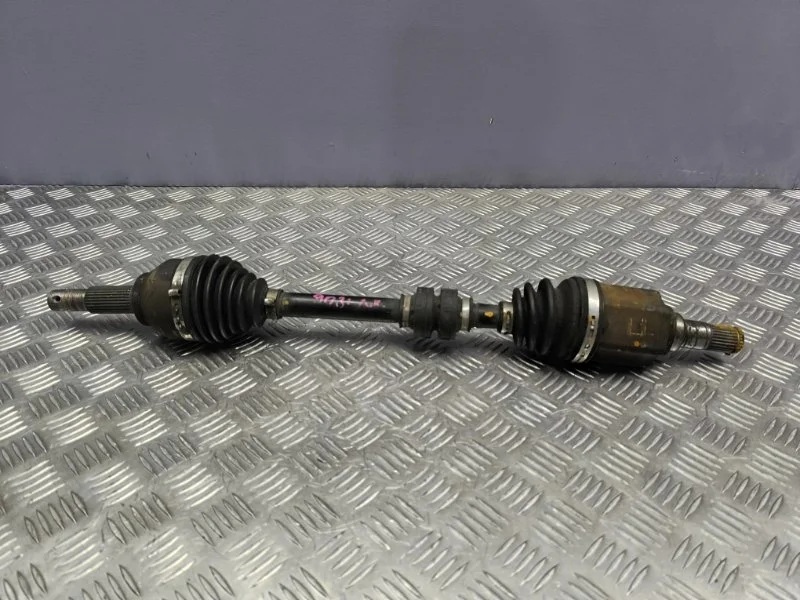 Привод передний левый Nissan Juke 2011 391011KD0A NF15 MR16DDT