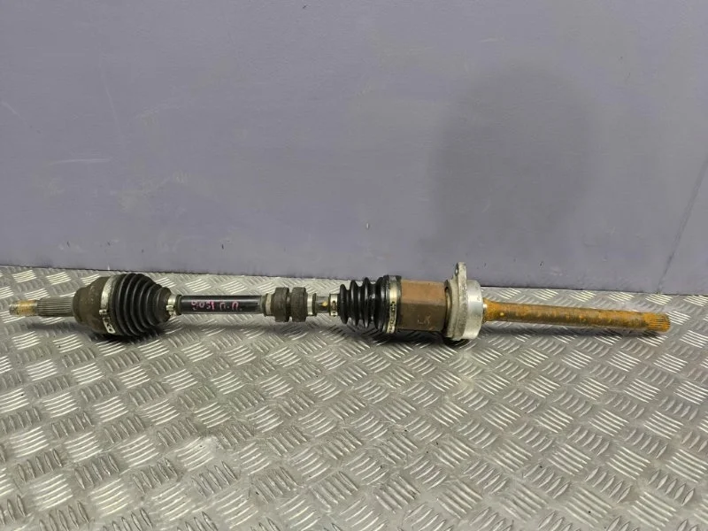 Привод передний правый Nissan Juke 2011 391001KD0A NF15 MR16DDT