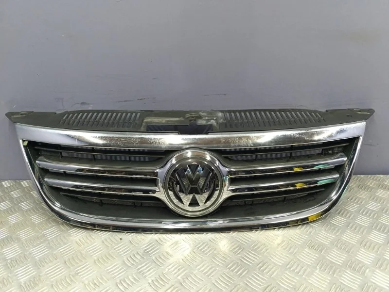 Решетка радиатора volkswagen Tiguan 2009 5N0853651C 5N1 CAWA