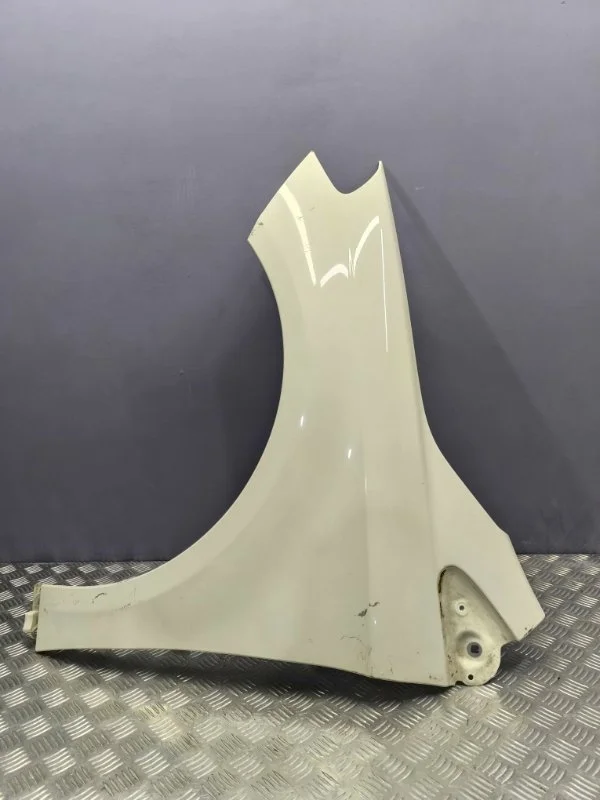 Крыло переднее левое Mercedes-Benz B-class 2013 A2468810101 W246 270.910