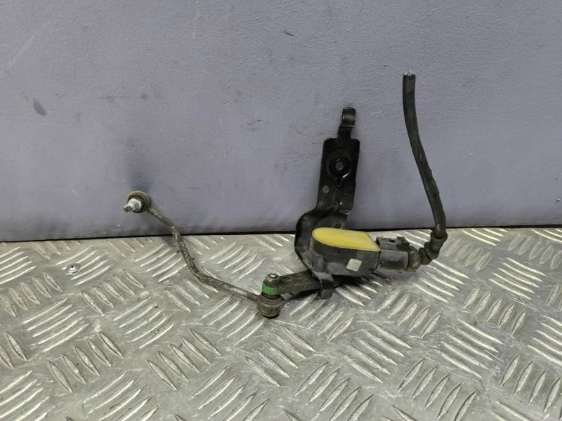 Датчик высоты дорожного просвета Audi A6 2010 4F0941285B C6 CCE, передний левый