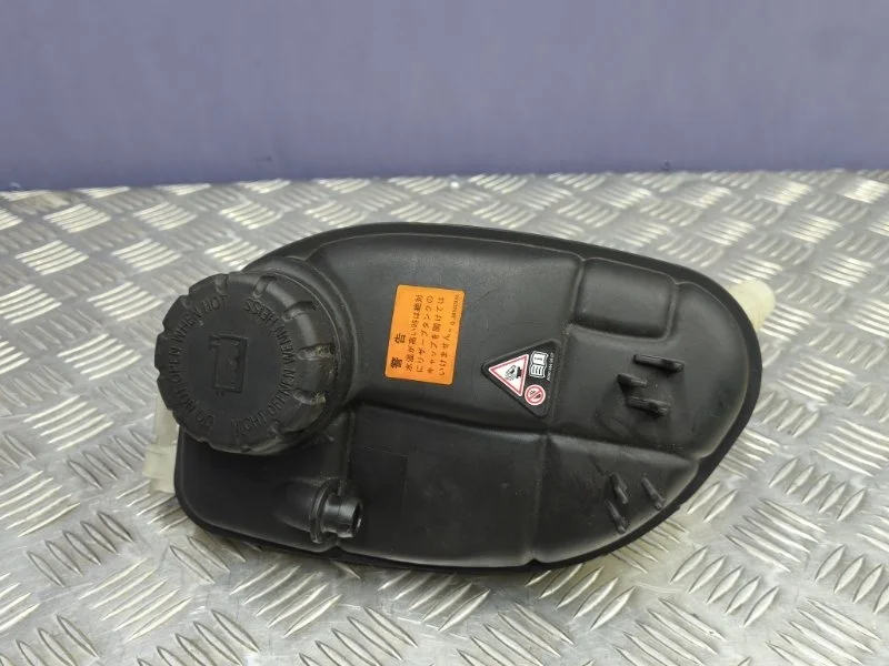 Бачок расширительный Mercedes-Benz CLA 2015 A2465000049 C117 270.920