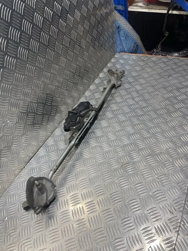 Трапеция стеклоочистителей LEXUS LX570 2018 8515060321 URJ202 3UR-FE 5.7