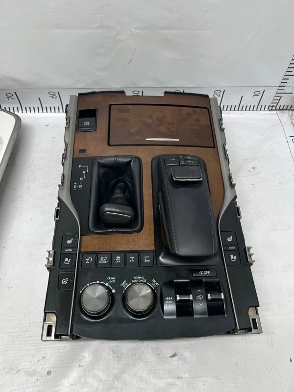 Консоль LEXUS LX570 2018 5882160730 URJ202 3UR-FE 5.7