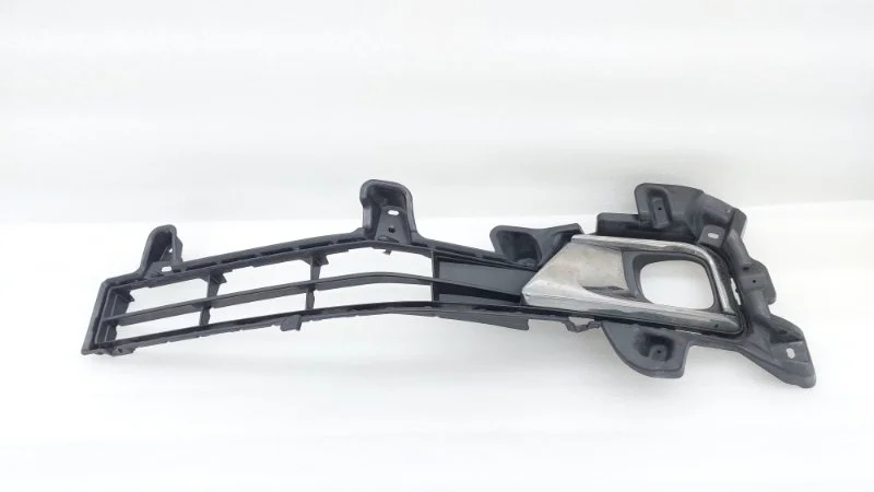 Решетка в бампер Toyota Land Cruiser 2019 URJ202