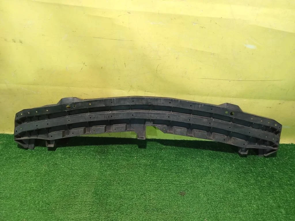 Усилитель переднего бампера  Toyota Hilux Pick Up 2015 526140K010 13663