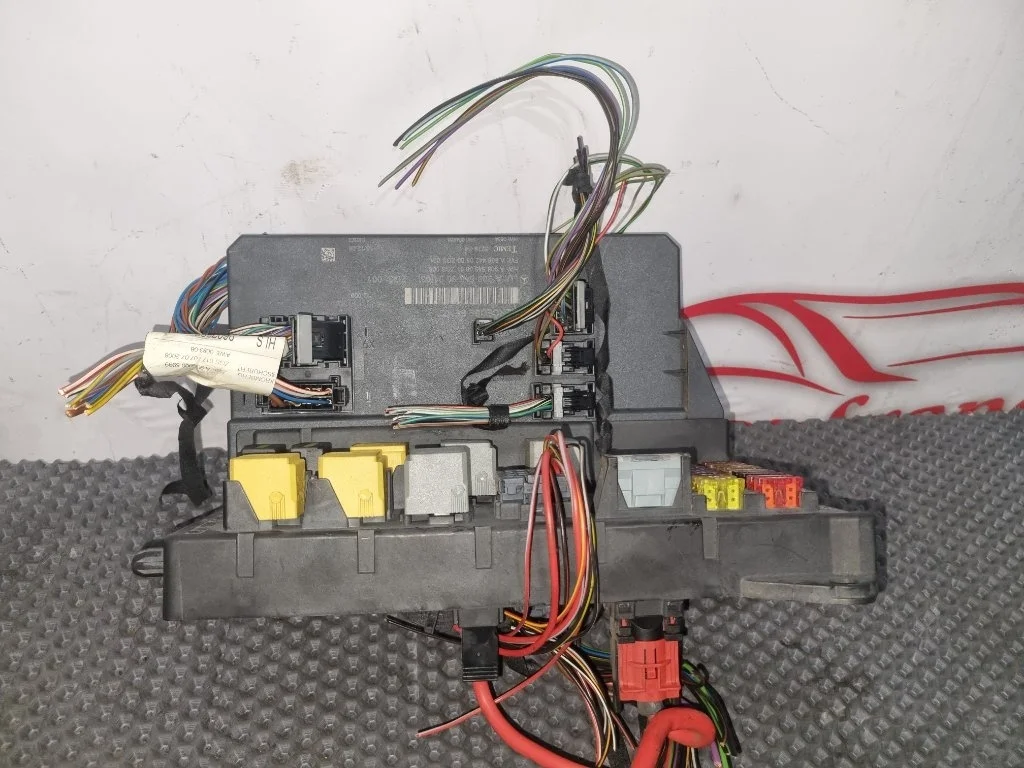 Блок предохранителей Mercedes-Benz Sprinter A9065453001 W906