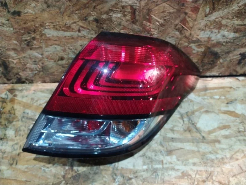 Фонарь Citroen C4 2018 B7