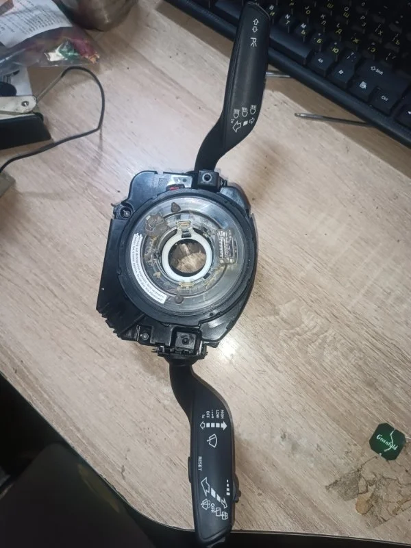 Стрекоза (подрулевой шлейф) Audi Q5 2010 8R