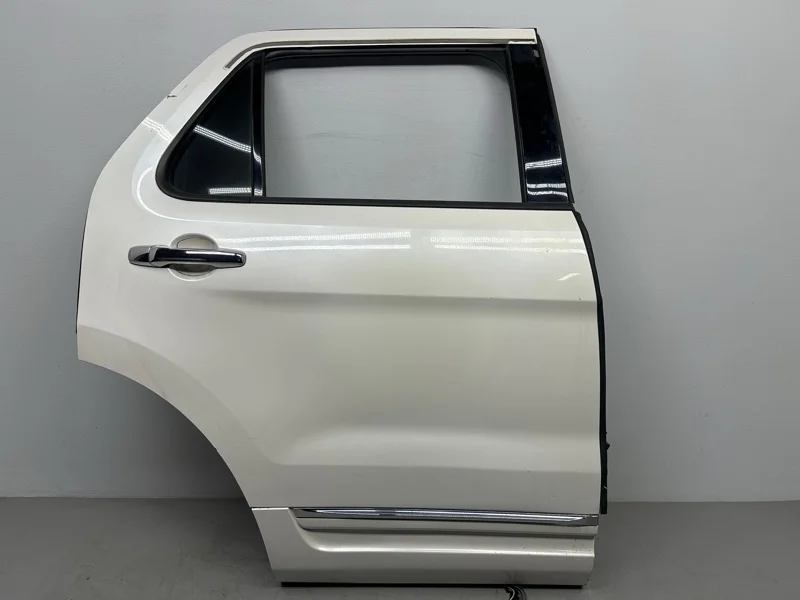 Дверь Ford Explorer 5 U502