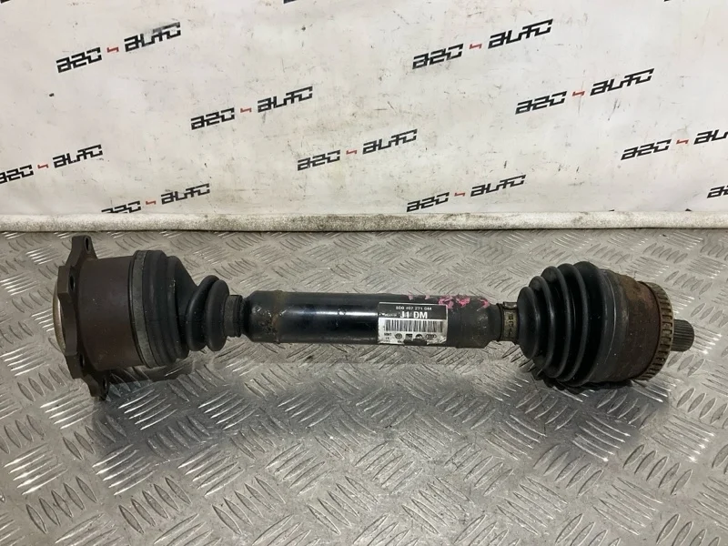 Приводной вал Volkswagen Passat 2004 8D0407271DM B5+ AZM, левый