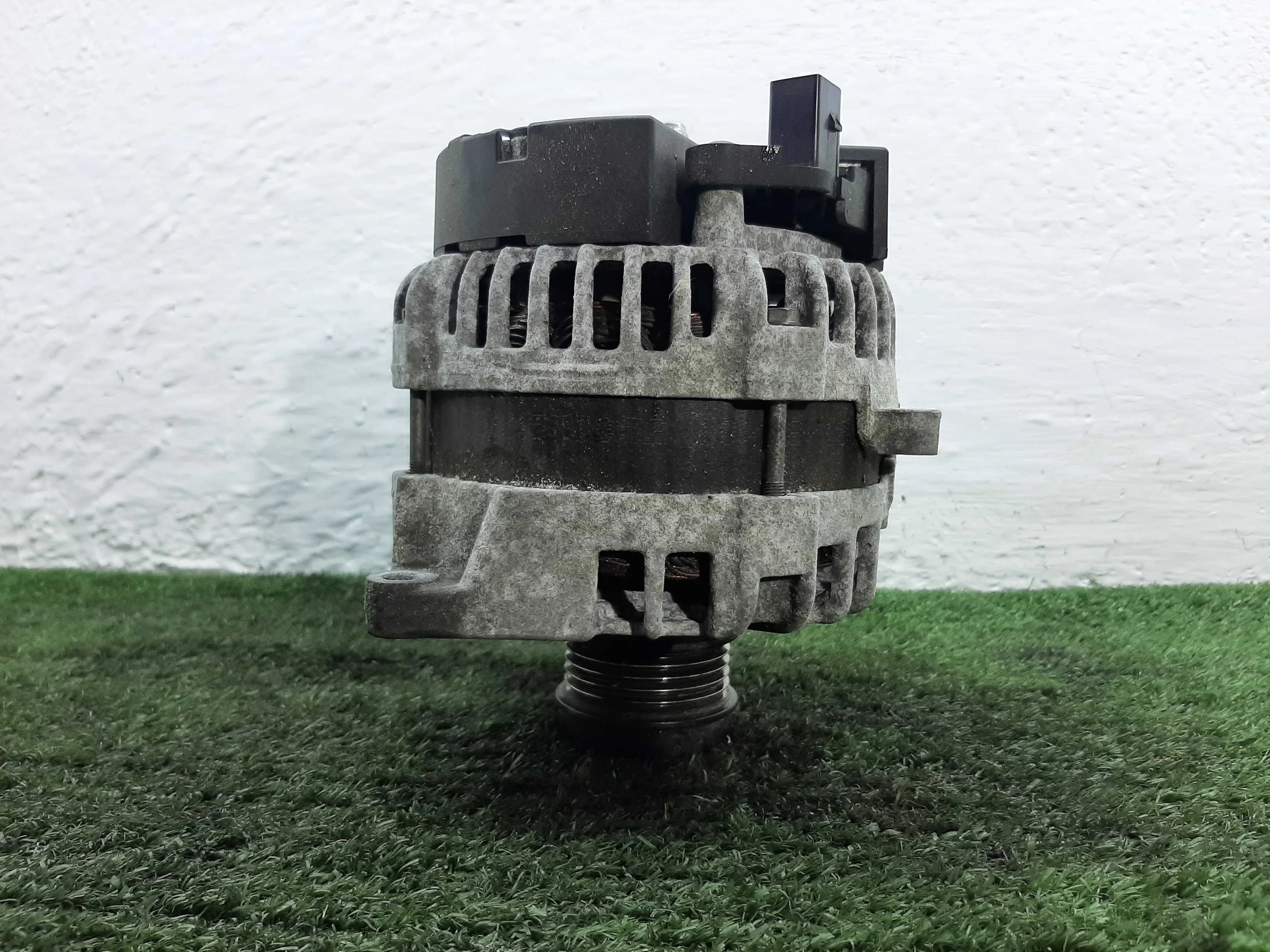 Генератор Mercedes CLA (C117) рестайлинг 2016 - 2019 бензин 2.0 Автомат