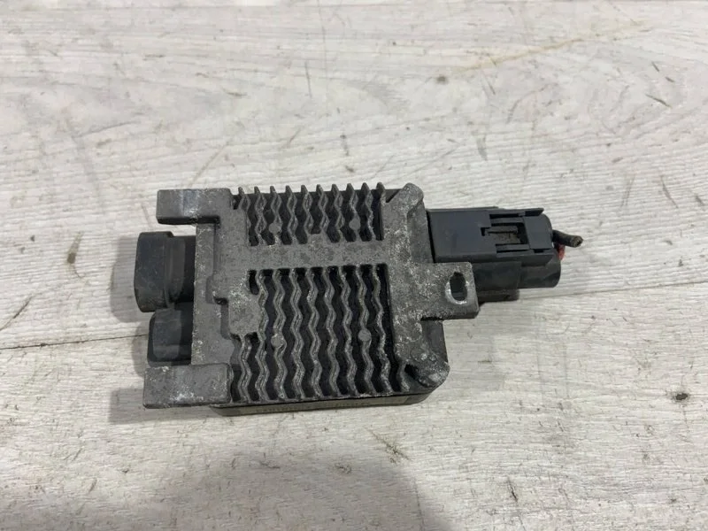 Блок управления вентилятором Ford Focus 2 ХЭТЧБЭК