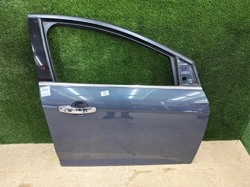 Дверь Ford Focus 3 2013 2147844 CB8 MGDA, передняя правая