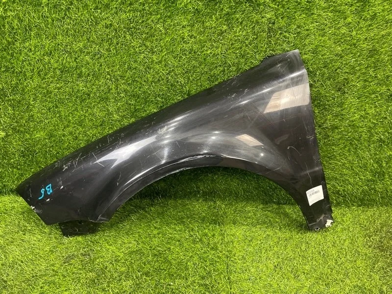 Крыло Volkswagen Passat 2003 3B0821105E B5 AMX 2.8, переднее левое