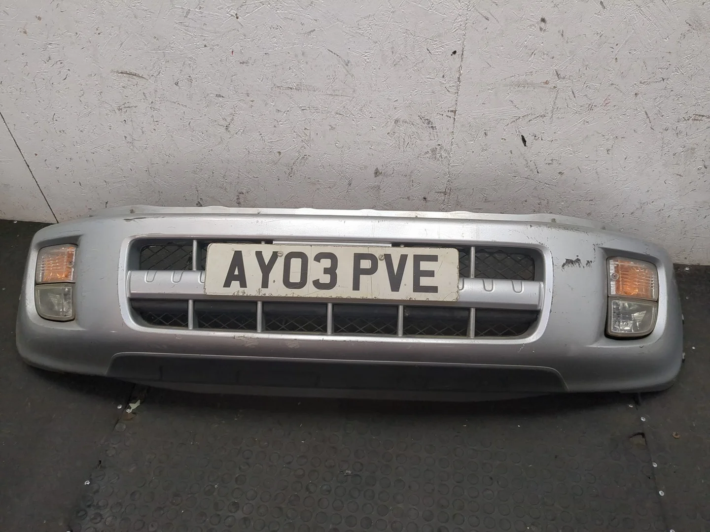 Бампер Toyota RAV 4 2000-2005 Джип (3-дверный) КПП 5-ст.мех 4х4 (МКПП) 1CDFTV Дизель 2 л Турбо