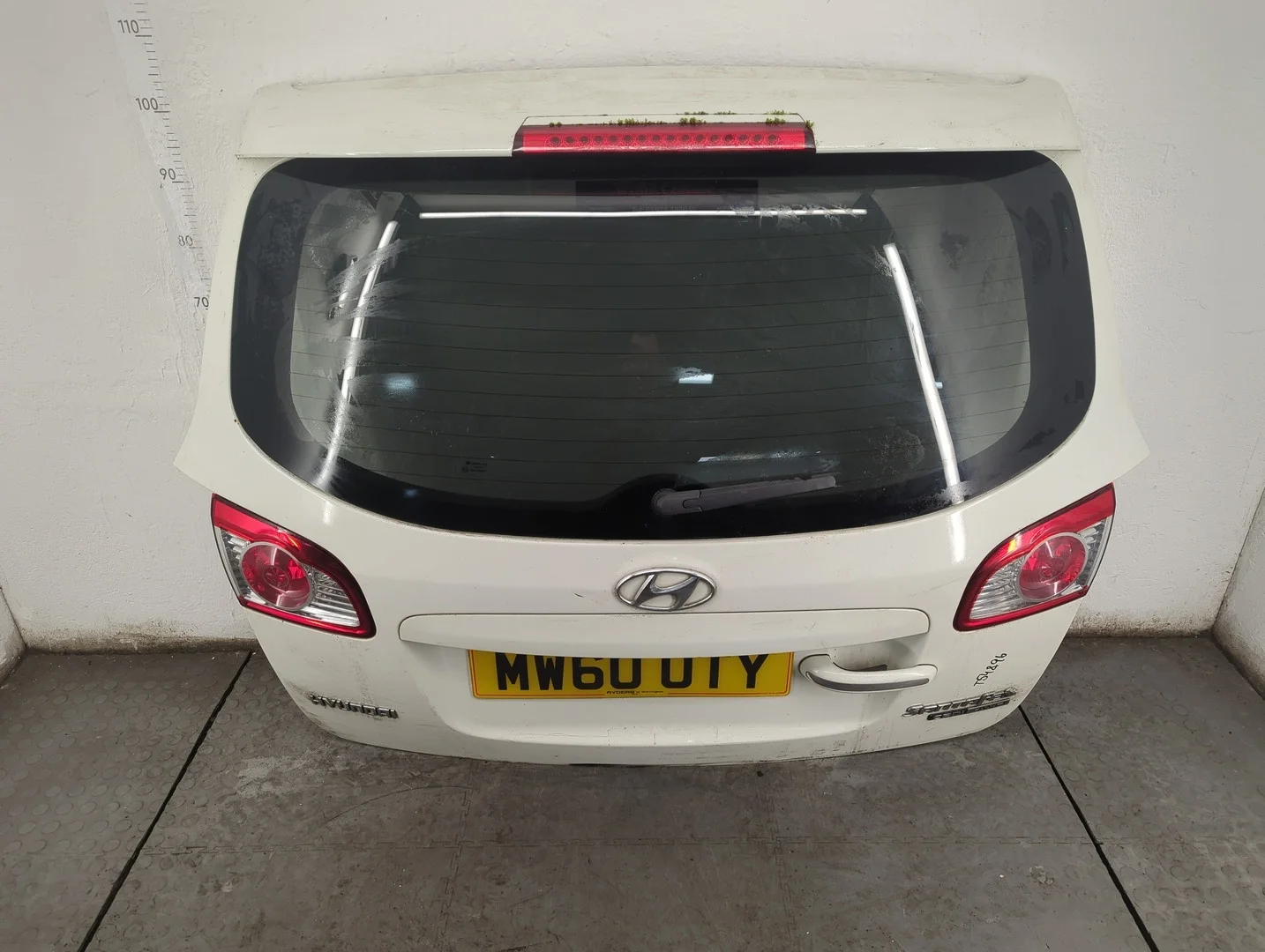 Крышка (дверь) багажника Hyundai Santa Fe 2005-2012 Джип (5-дверный) КПП 6-ст.мех 4х4 (МКПП) D4HB Дизель 2.2 л CRDi