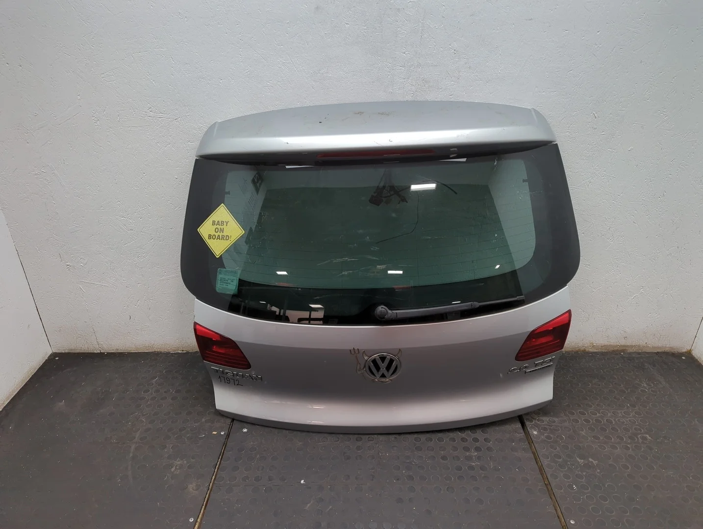 Крышка (дверь) багажника Volkswagen Tiguan 2011-2018 Джип (5-дверный) КПП автомат 4х4 (АКПП) CCTA Бензин 2 л TSI