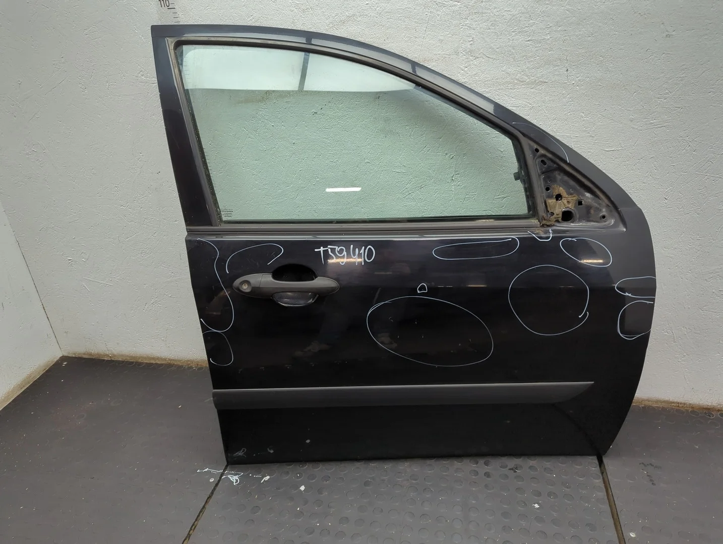 Дверь боковая (легковая) Ford Focus 1 1998-2004 Хэтчбэк 5 дв. КПП 5-ст.мех.(МКПП) FYD.. Бензин 1.6 л