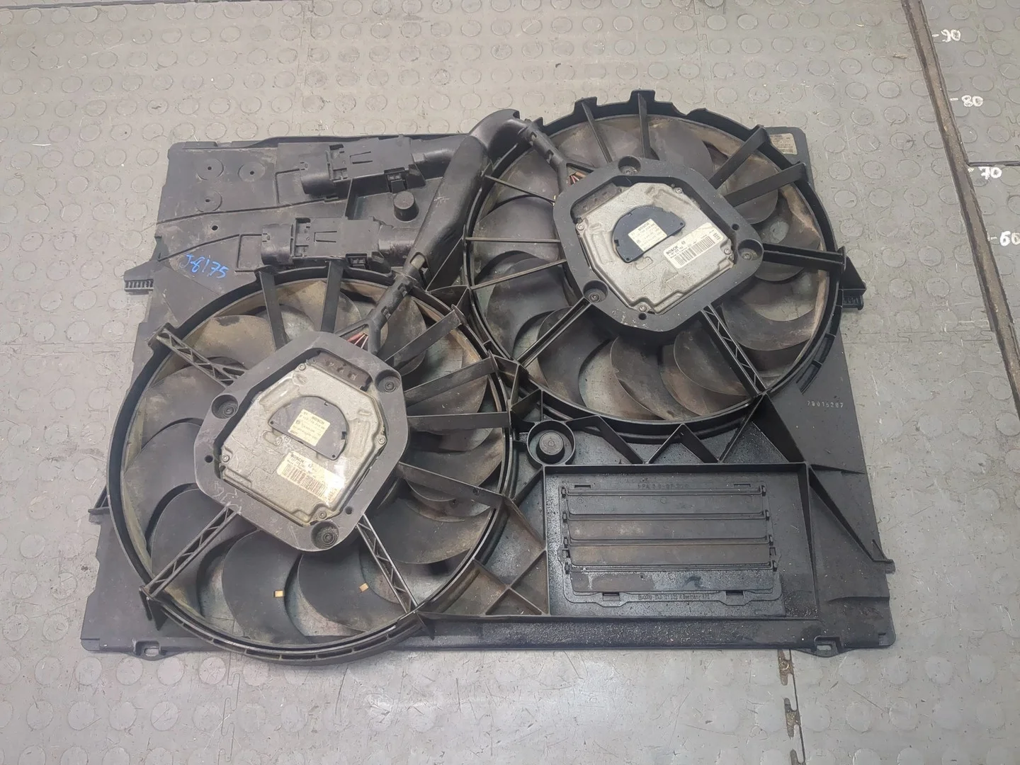 Вентилятор радиатора Audi Q7 2005-2015 Джип (5-дверный) КПП автомат 4х4 (АКПП) BTR Дизель 4.2 л TDI