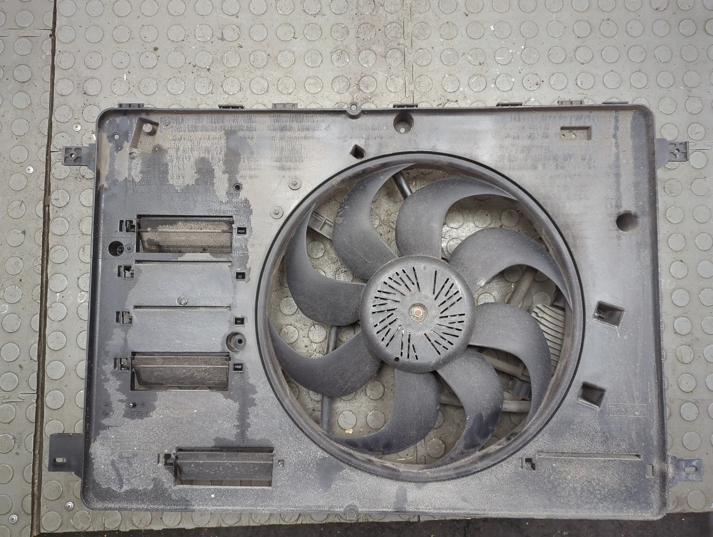 Вентилятор радиатора Volvo XC60 2008-2017 Джип (5-дверный) КПП 6-ст.мех.(МКПП) D5204T3 Дизель 2 л