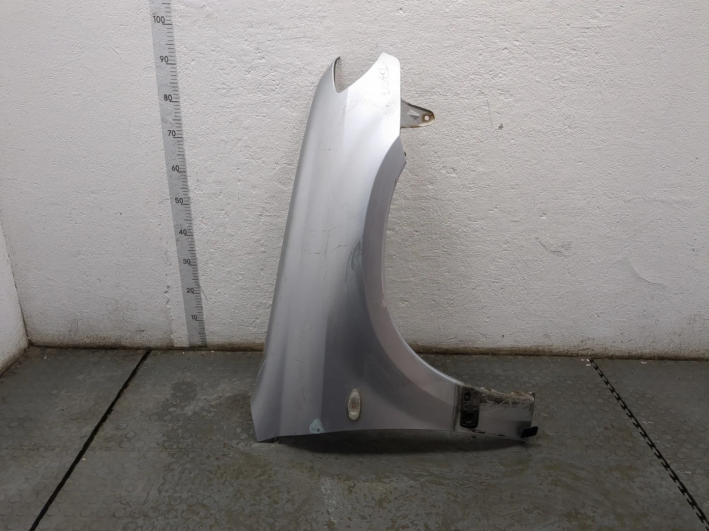 Крыло Mitsubishi Outlander 2003-2009 Джип (5-дверный) КПП автомат 4х4 (АКПП) 4G69 Бензин 2.4 л Инжектор