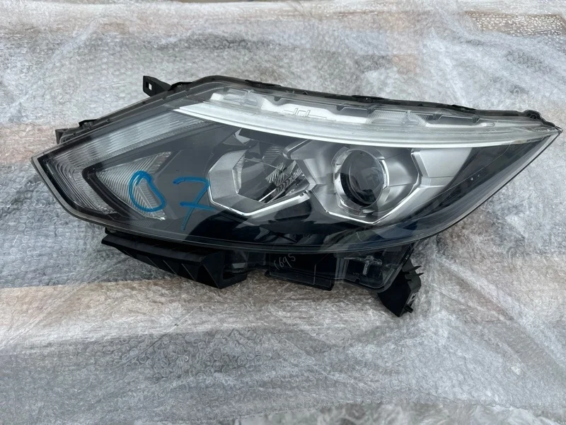 Фара галогеновая Nissan Qashkai 2015 260104EH1B J11E R9M, передняя левая