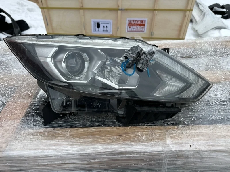 Фара галогеновая Nissan Qashkai 2015 260604EH1B J11E R9M, передняя левая