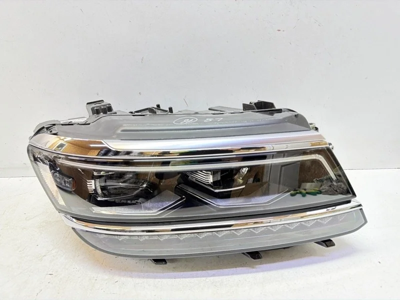 Фара Volkswagen Tiguan 2017-2020