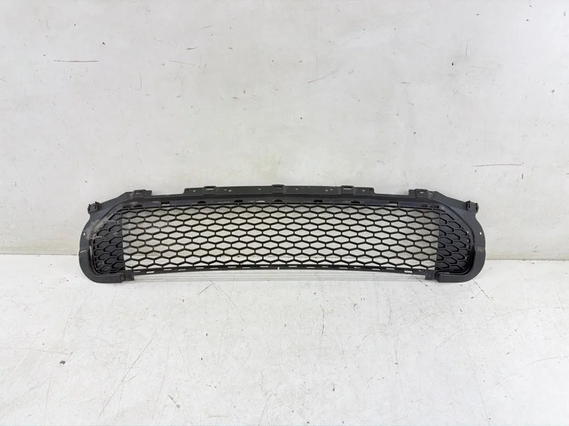 Решетка бампера Land Rover Freelander 2006-2014 L359