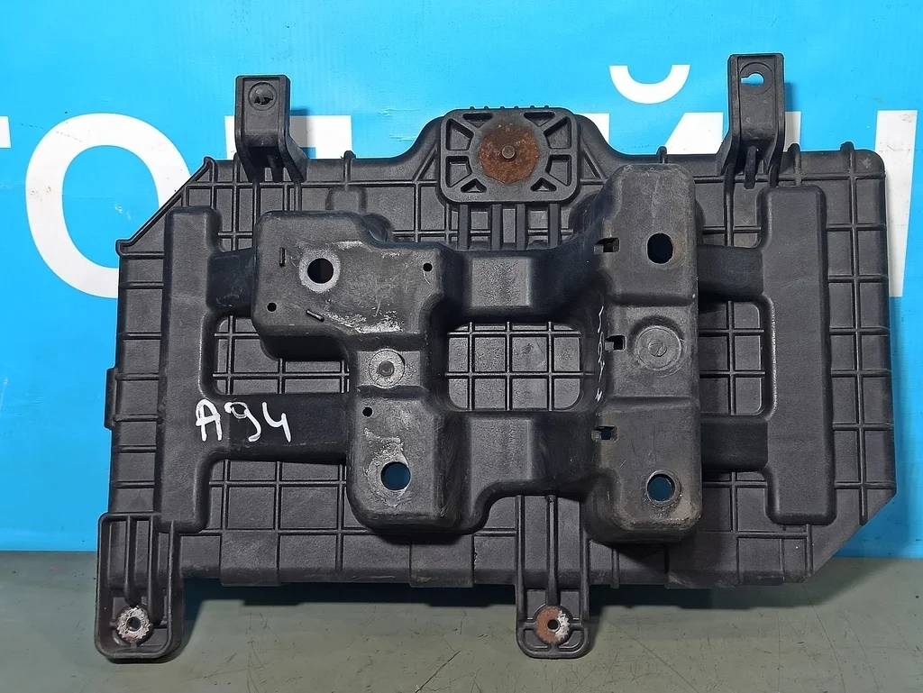 площадка акб Hyundai Grand Starex 2007-2015  22.02.2012