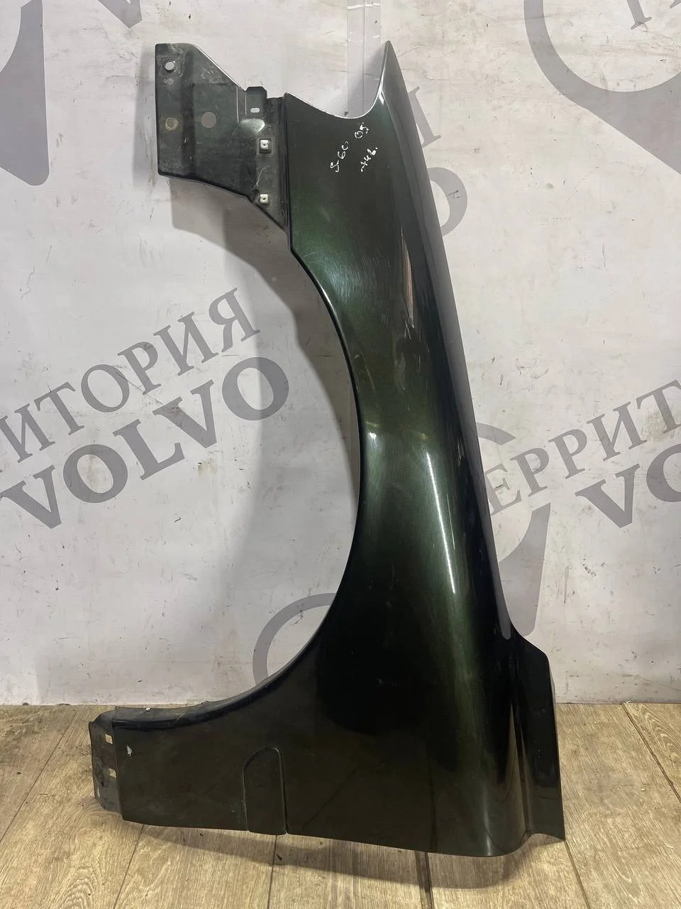 Крыло переднее левое VOLVO S60 2000-2009