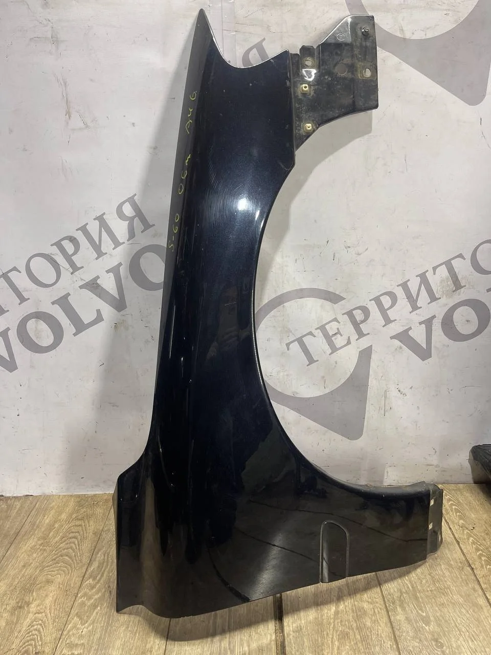 Крыло переднее правое VOLVO S60 2000-2009
