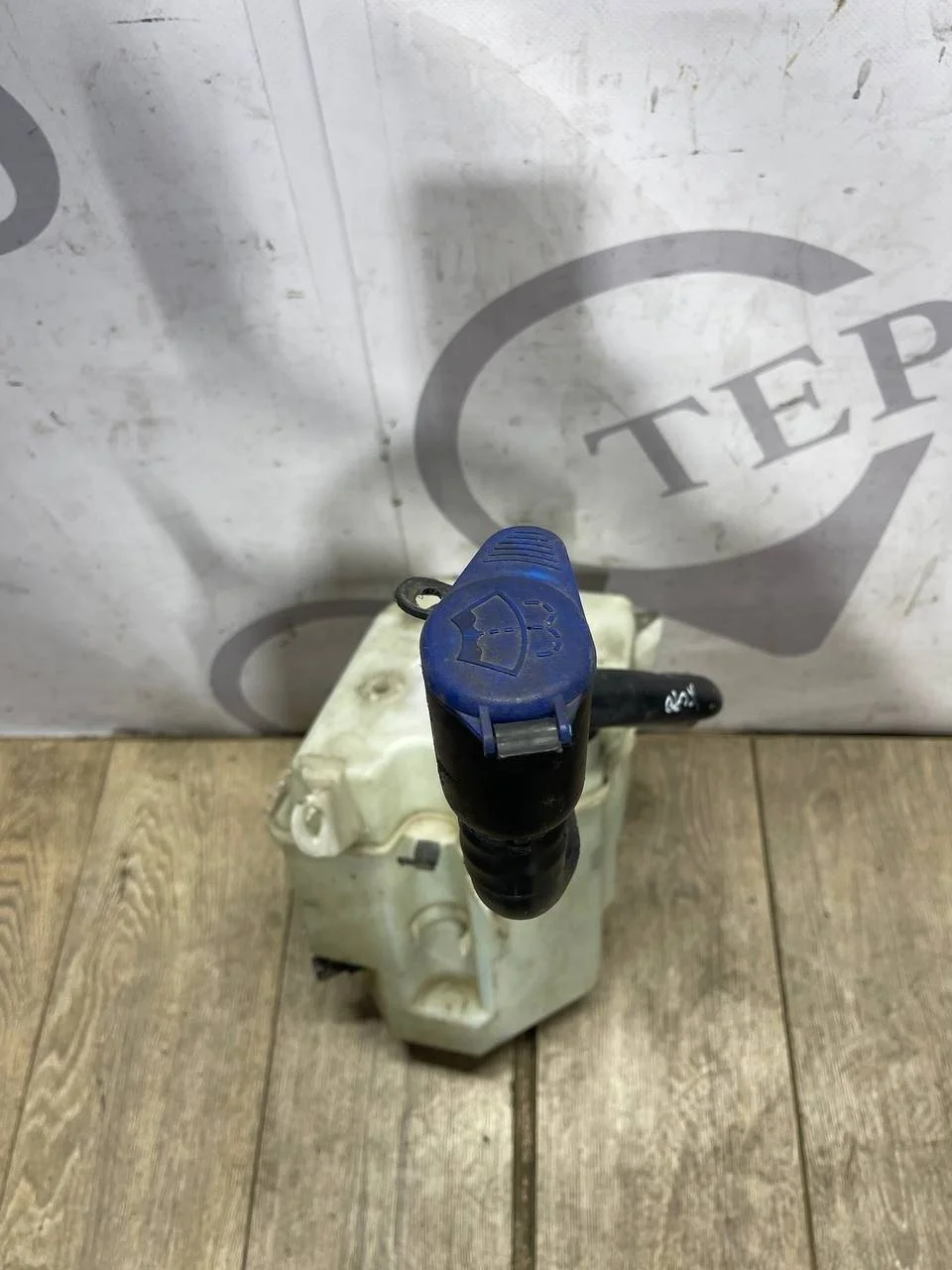 Бачок омывателя лобового стекла VOLVO XC70 2008-2016