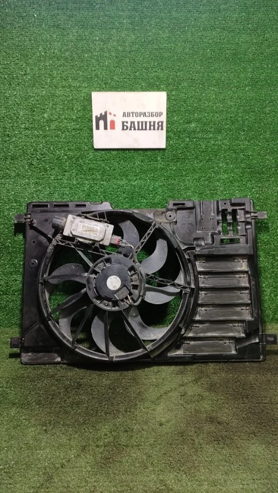 Диффузор радиатора Ford Kuga 2014 2084887 CBS 1.6