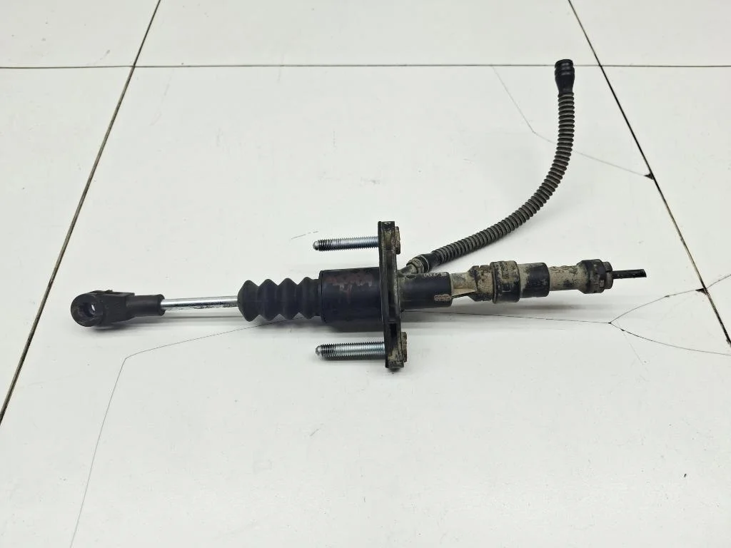 Цилиндр сцепления главный Opel Astra 2010 H