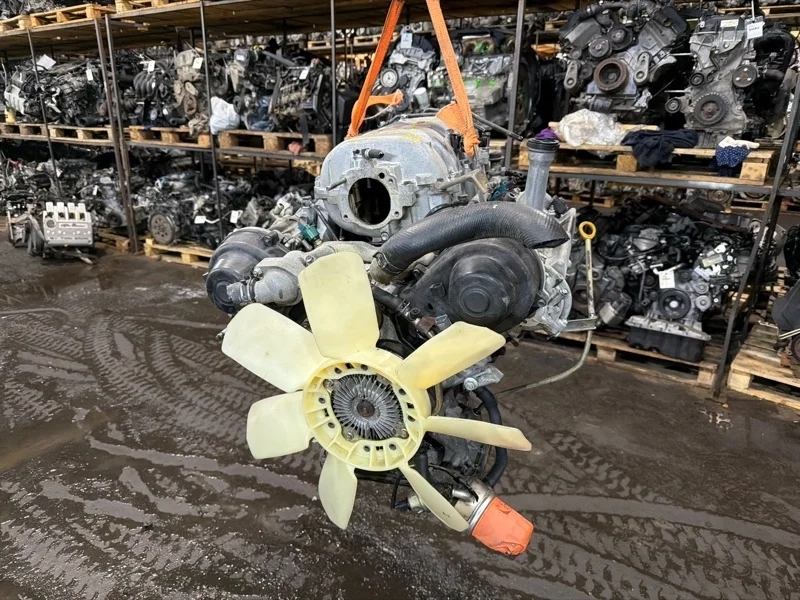 Двигатель Toyota Land Cruiser 100 1998-2002 1900050440 2UZ-FE