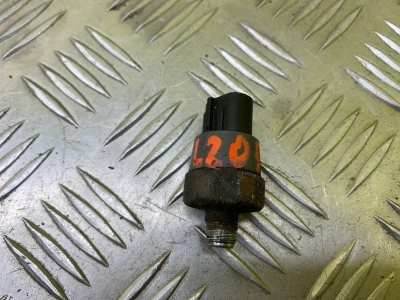 Датчик давления масла Toyota Rav 4 (CA40) (2012-2019) 2014 8353028020 ВНЕДОРОЖНИК 2.2 D