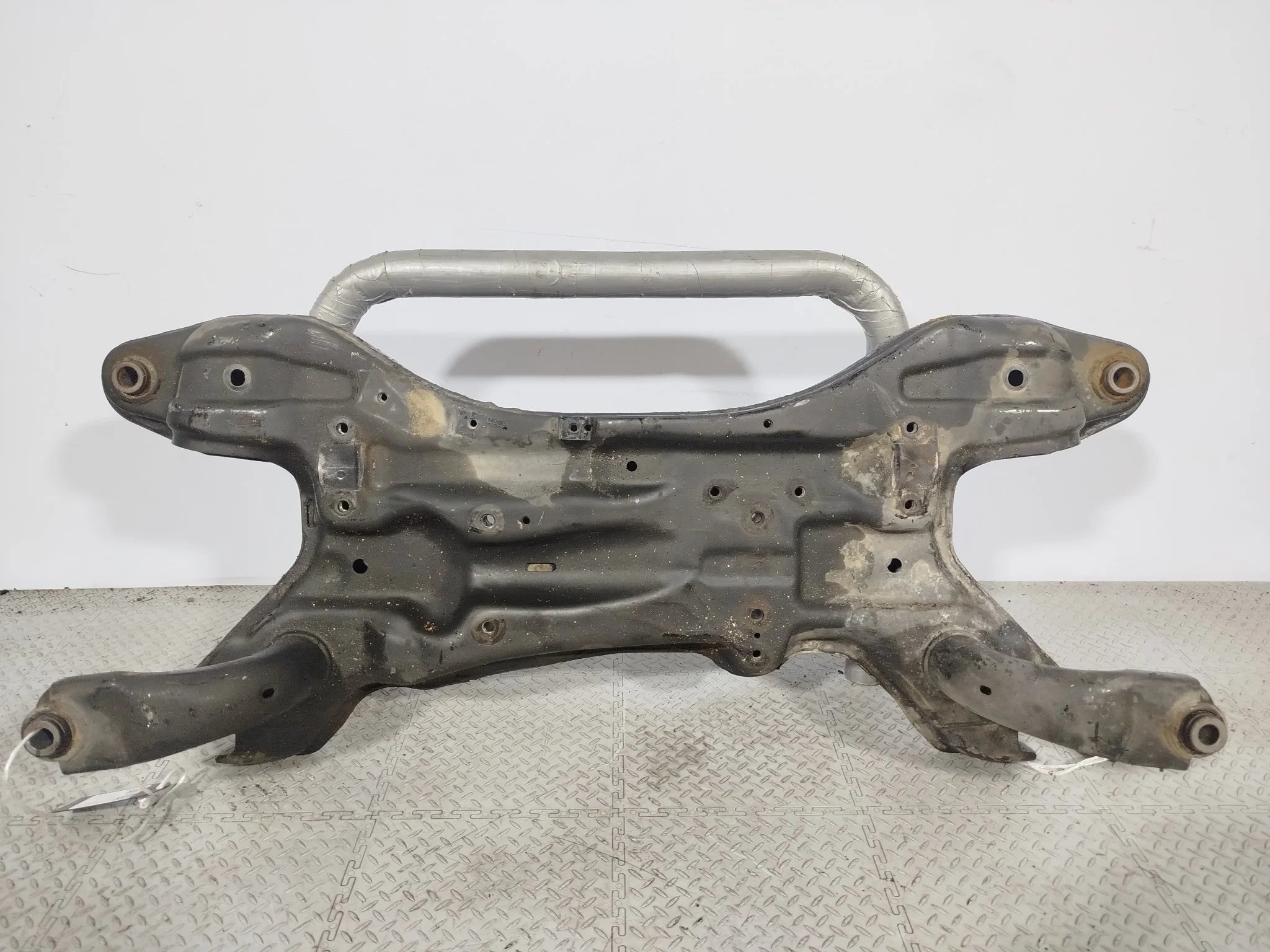 БАЛКА Двигатель/ПОДРАМНИК MITSUBISHI ПЕРЕДНЯЯ MR594300  KE762