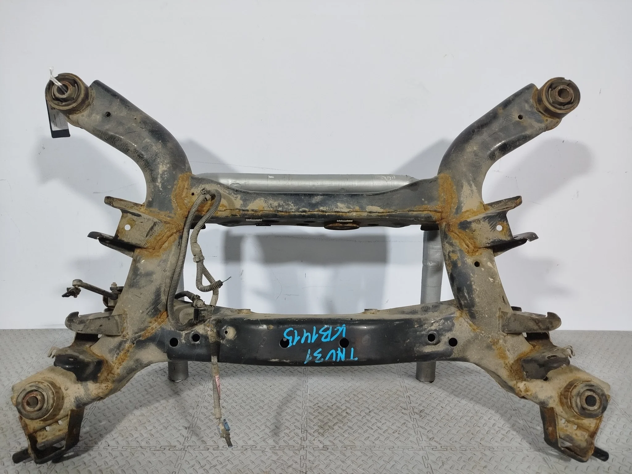 БАЛКА ПОДВЕСКИ ЗАДНЯЯ NISSAN ЗАДНЯЯ 554009Y00A KB1415