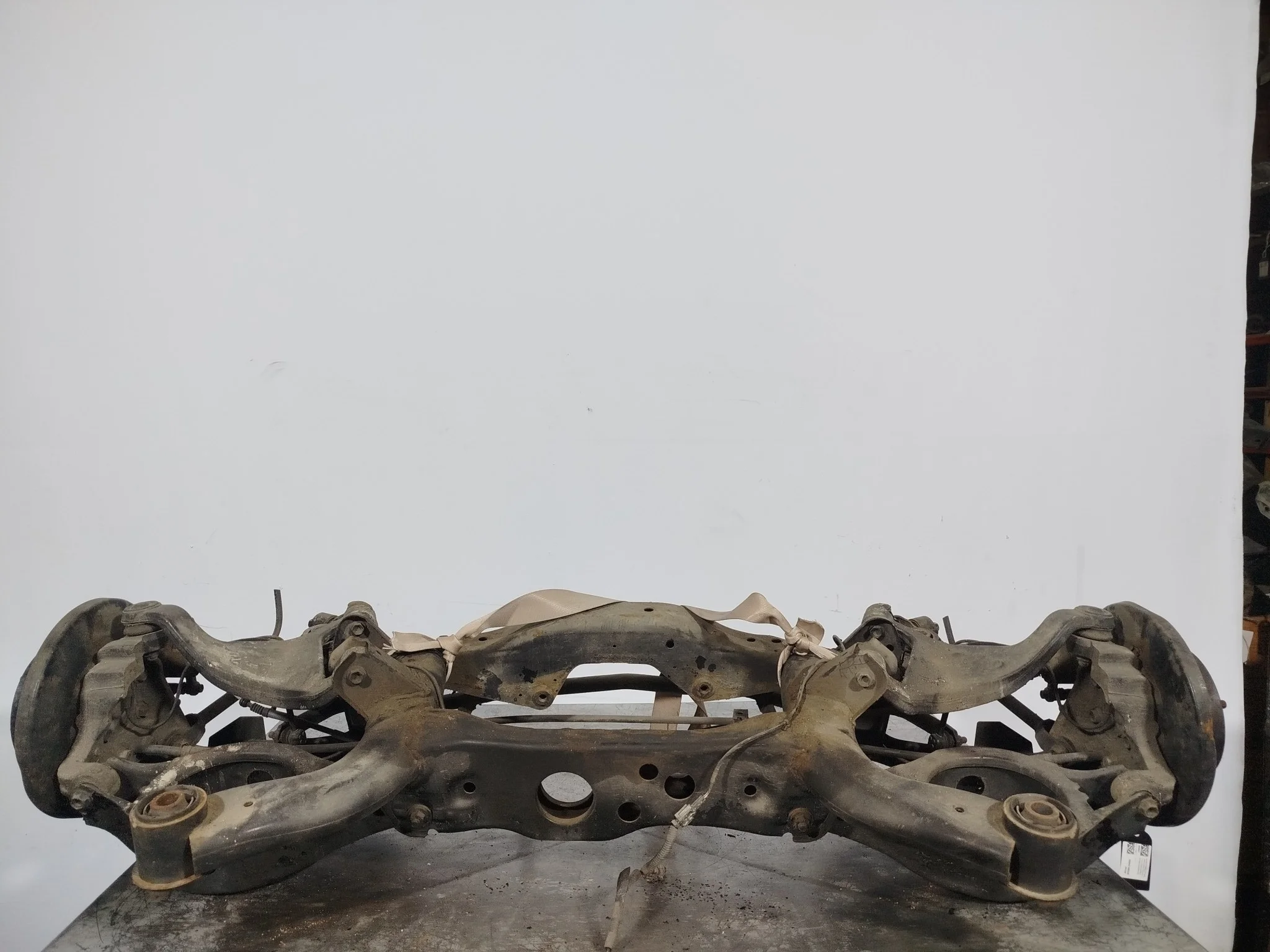 БАЛКА ПОДВЕСКИ ЗАДНЯЯ NISSAN ЗАДНЯЯ 554009Y00A KB1408