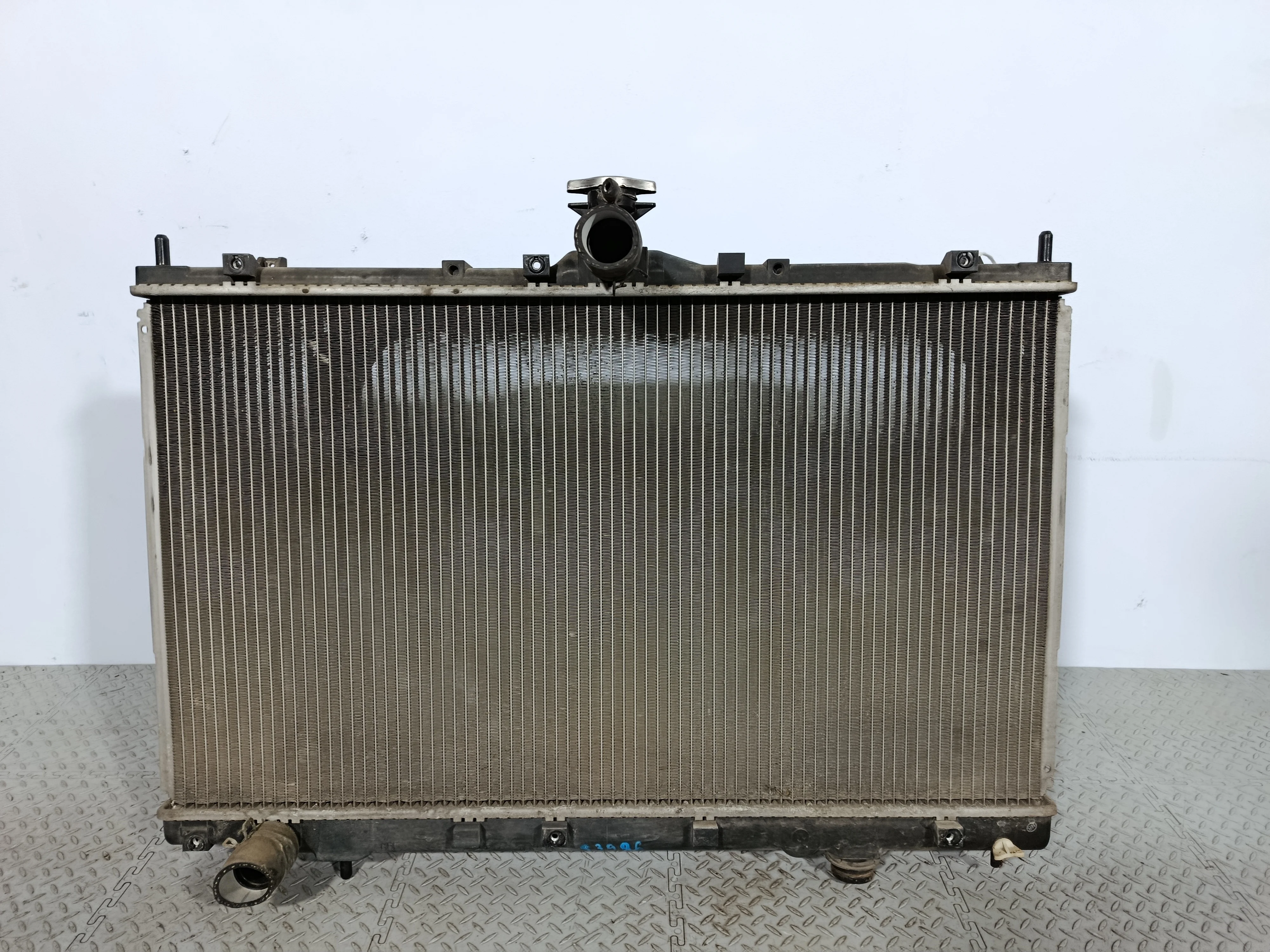 РАДИАТОР ДВИГАТЕЛЯ MITSUBISHI MR993566  S3926Z