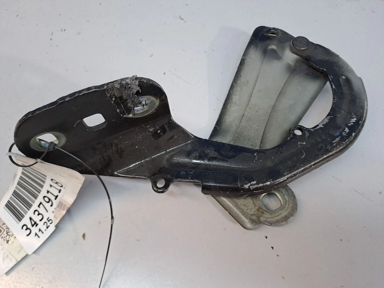 Петля капота правая для Ford Kuga 2012-2019