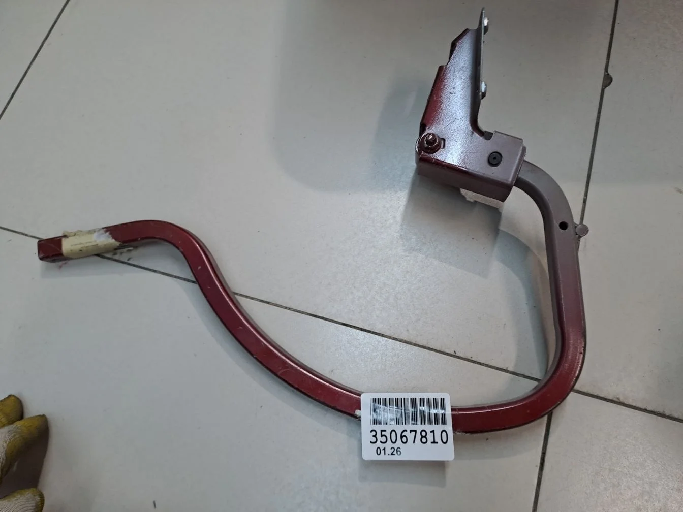 Петля крышки багажника левая для Skoda Rapid 2013-