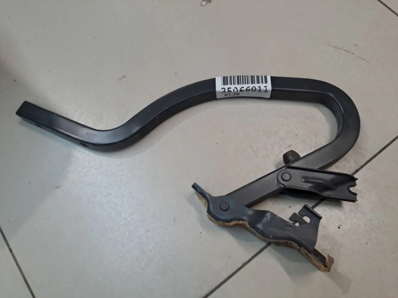 Петля крышки багажника правая для Hyundai Solaris 2010-2017