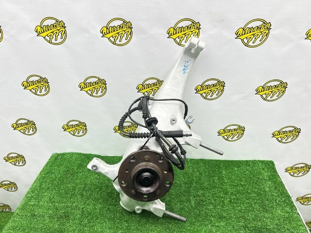 Кулак поворотный передний левый BMW M6 F13/F12 рестайлинг (2015—2018)