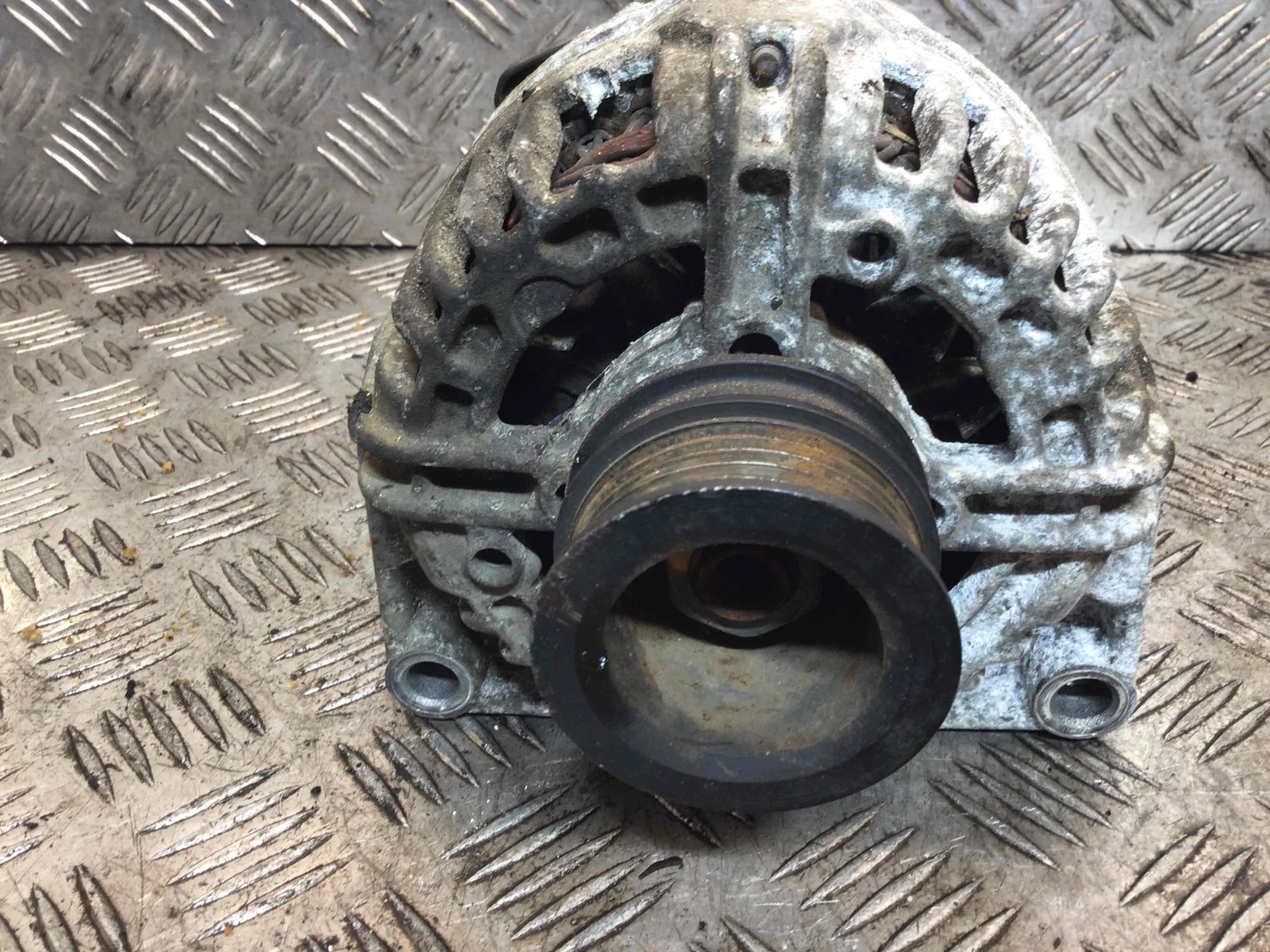 Генератор Opel Astra H 2004-2007 бензин 1.8 i Механика Х/б