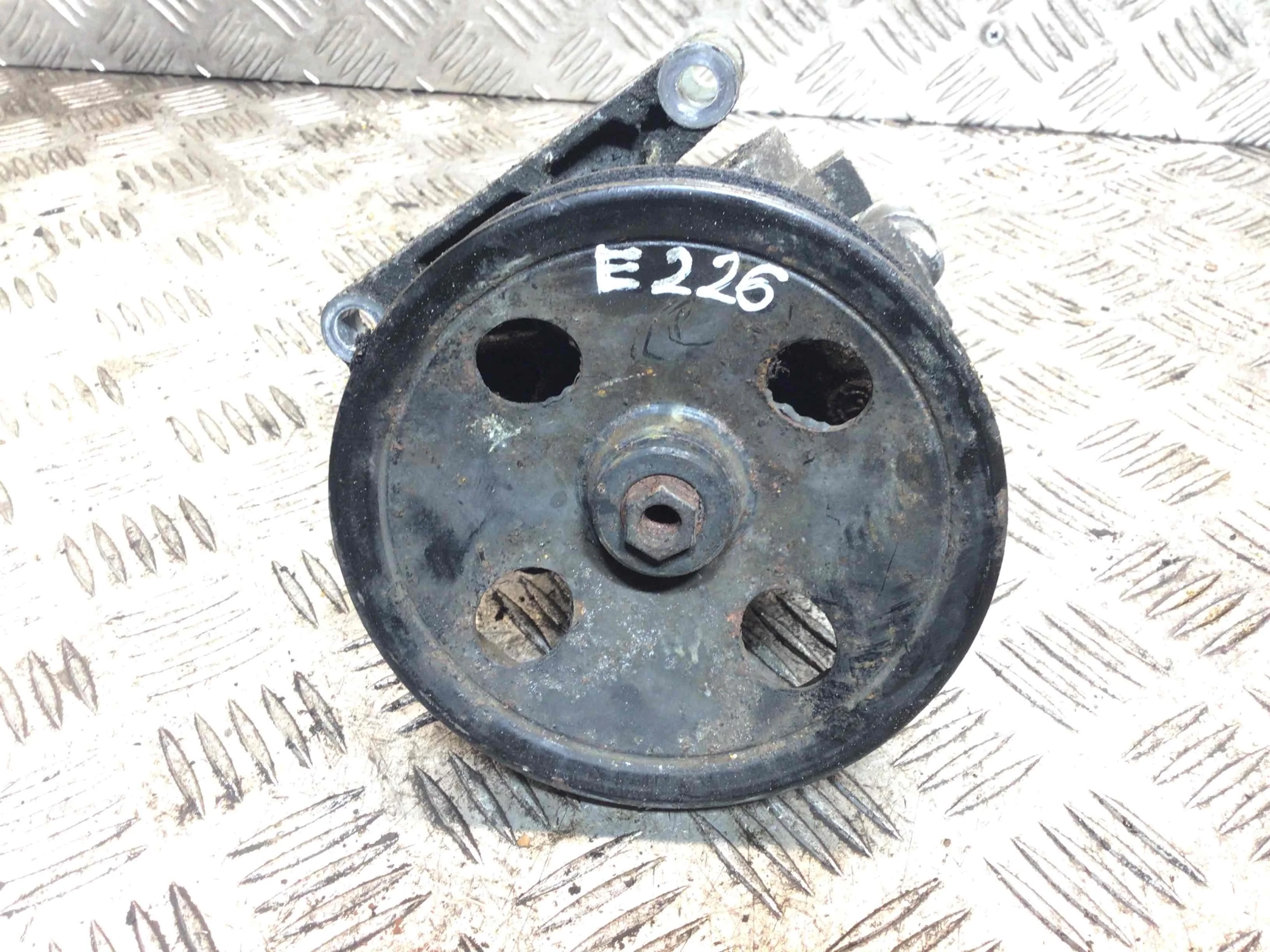 Насос гидроусилителя руля Mercedes Vito W638 (1996-2003) бензин 2.3 i Автомат Микроавтобус