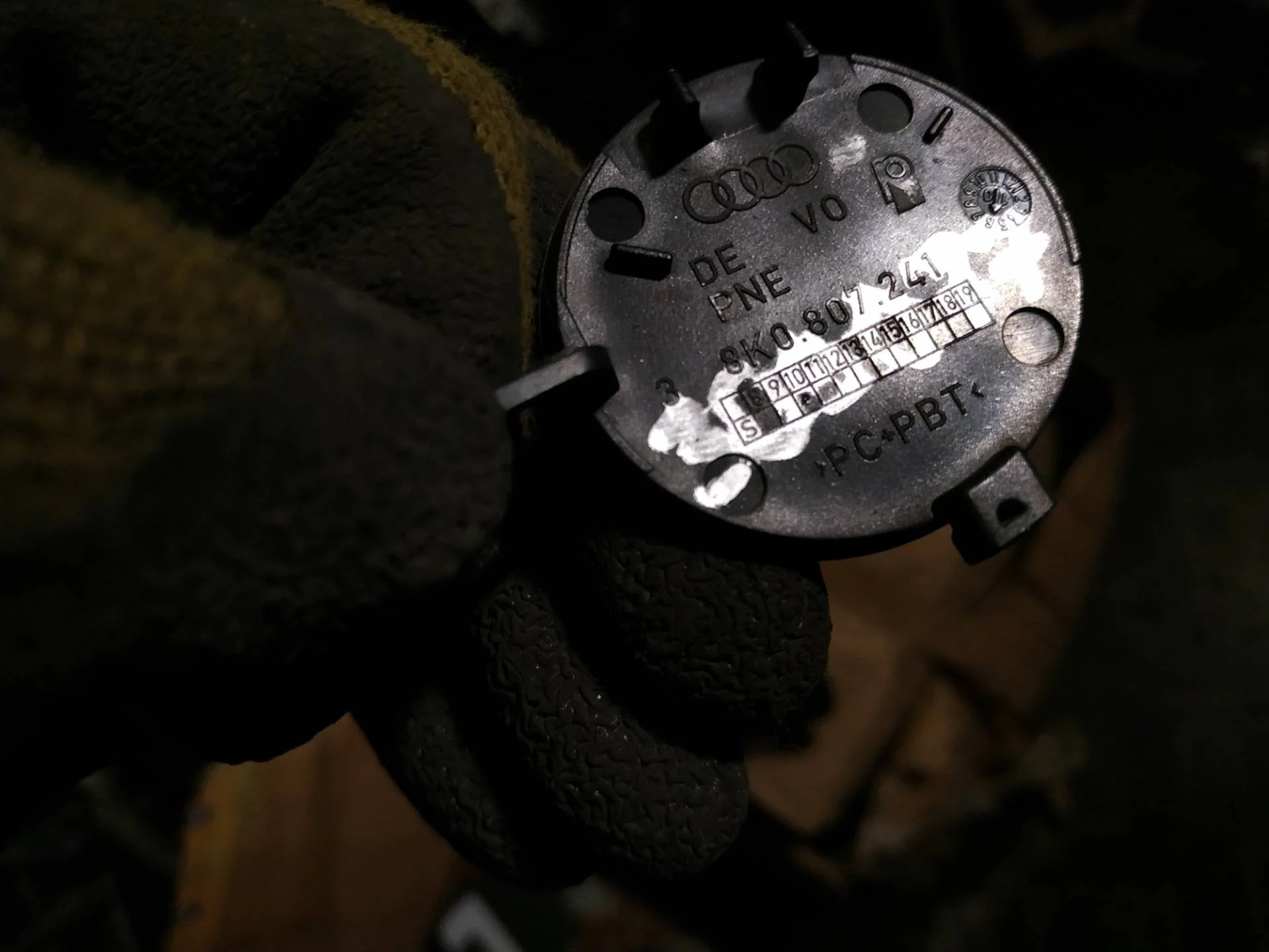 заглушка заднего бампера под крюк Audi A4 B8/8K