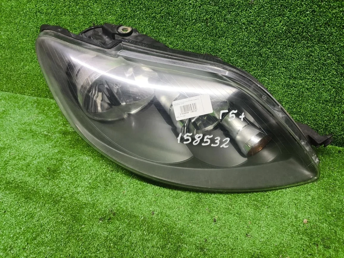 Фара VOLKSWAGEN GOLF 5+ 2005- правая б/у GOLF 5+(2005-2014)